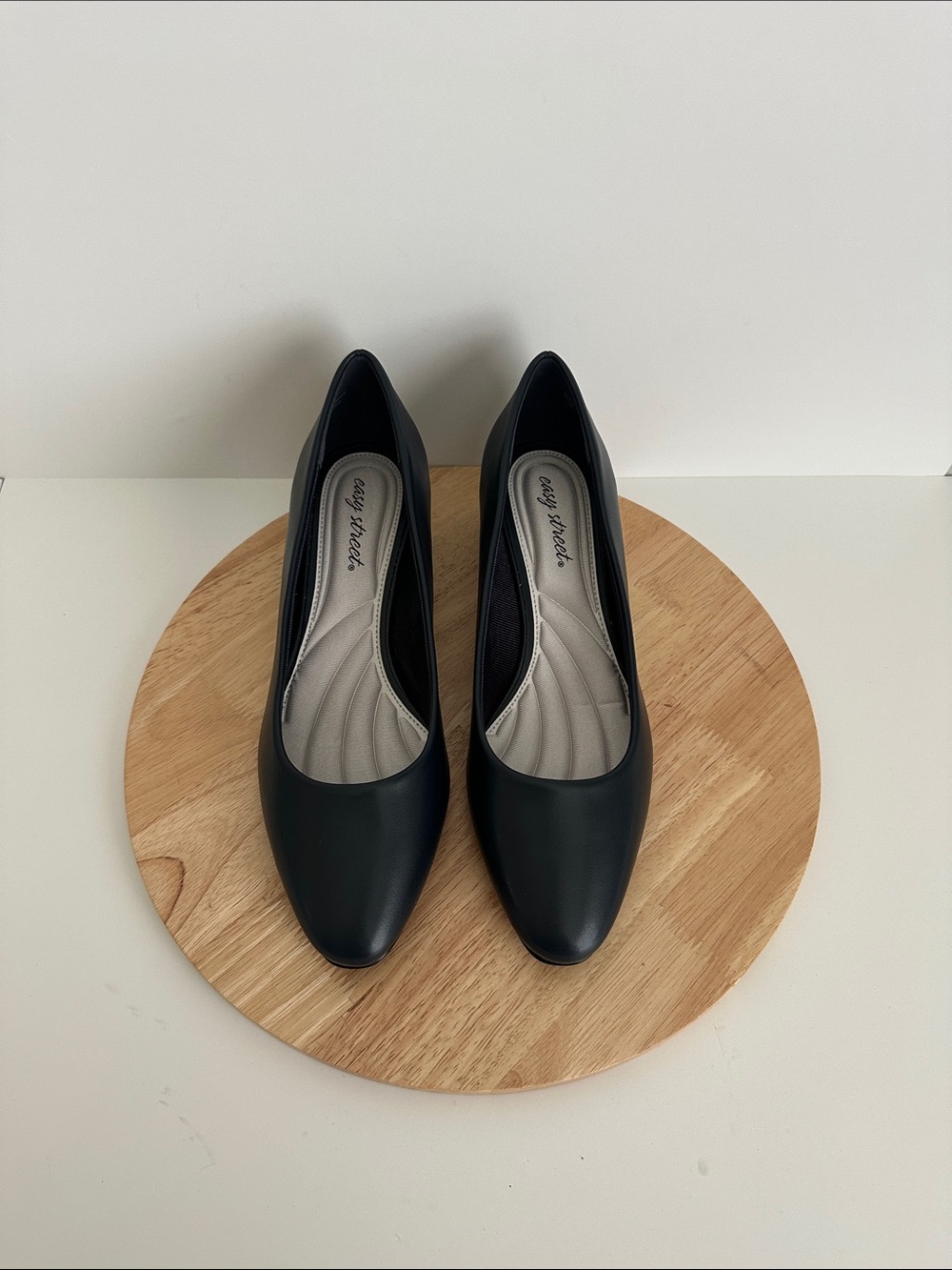 Easy Street Prim Womens Round Block Heel Pumps